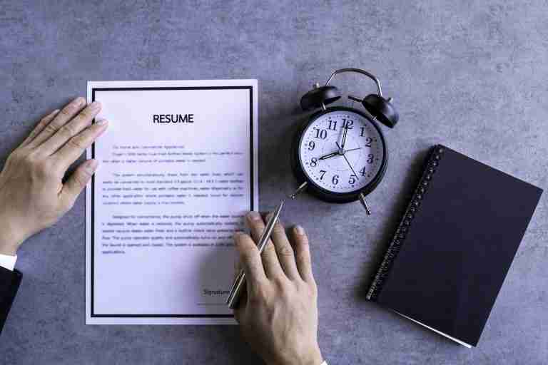 How To Stand Out In The Job Market With A Strong Resume